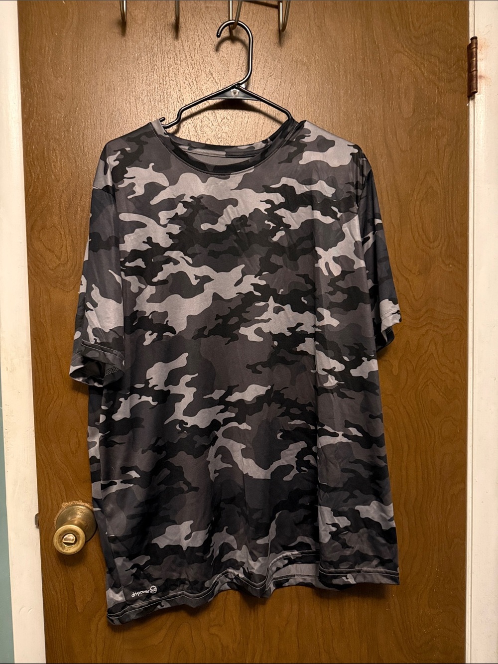 Men's Black & Gray Camo Short-Sleeve Shirt 2XL